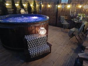 Zdjęcie z galerii obiektu DOMKI LAURA sauna & gorąca balia w Jastrzębiej Górze