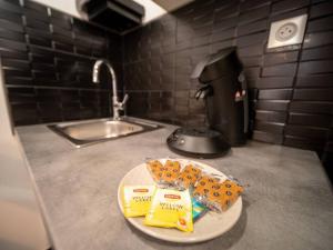 Zdjęcie z galerii obiektu *Appartement climatisé au cœur du vieux port* w Marsylii