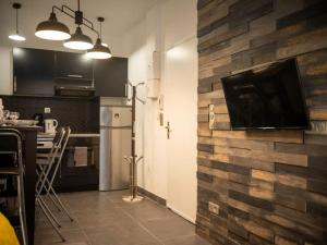 Zdjęcie z galerii obiektu *Appartement climatisé au cœur du vieux port* w Marsylii