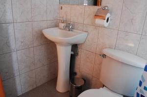 Ένα μπάνιο στο Hostal Pablito