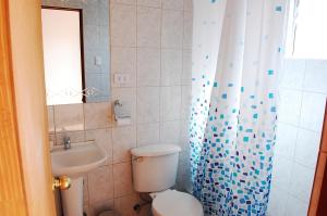 Ένα μπάνιο στο Hostal Pablito