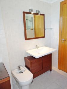 Łazienka w obiekcie AQUARIUM playa de Gandía - ( Alquiler solo familias )