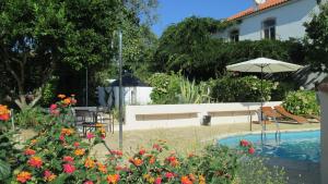 Bazén v ubytování Quinta da Cerejeira nebo v jeho okolí