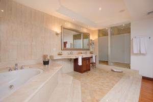 Ένα μπάνιο στο Hotel Palma Real
