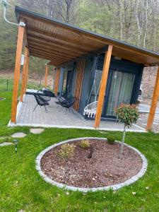 En have udenfor Tiny House by the forest 1