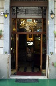 Exteriér nebo vchod ubytování Hotel Touring