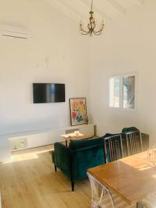 Zdjęcie z galerii obiektu Location saisonnière Rive sud - 6 personnes - vue panoramique mer w mieście Pietrosella