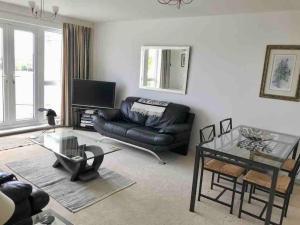 Gallery image of Beautiful river views: 2 bed / 2 bath modern flat in Cardiff