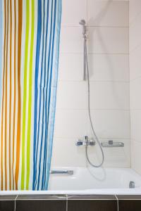 A bathroom at Lovely New Βuild Flat Near Metro - Free Parking