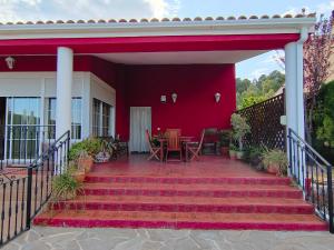 Fotografie z fotogalerie ubytování Chalet con piscina en Liria v destinaci Lliria
