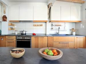 Nhà bếp/bếp nhỏ tại Limanaki Villa