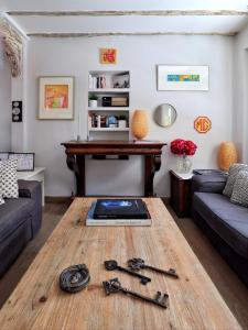 Khu vực ghế ngồi tại Limanaki Villa