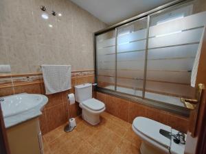 Fotografie z fotogalerie ubytování Chalet con piscina en Liria v destinaci Lliria