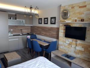 Η κουζίνα ή μικρή κουζίνα στο RELAX MILMARI-kopaonik