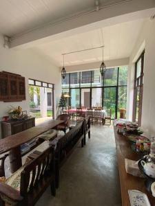 Restorāns vai citas vietas, kur ieturēt maltīti, naktsmītnē Private Villa88 Groups & families in Chiang Mai