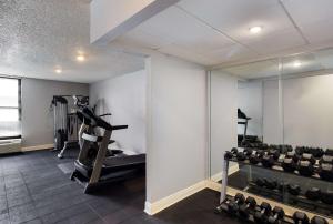 Fitness centrum a/nebo fitness zařízení v ubytování Quality Inn