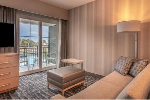โทรทัศน์และ/หรือระบบความบันเทิงของ Residence Inn by Marriott Jekyll Island