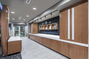 Kuchyň nebo kuchyňský kout v ubytování SpringHill Suites by Marriott Austin West/Lakeway