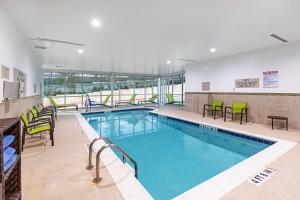 Bazén v ubytování SpringHill Suites by Marriott Austin West/Lakeway nebo v jeho okolí