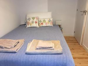 Posteľ alebo postele v izbe v ubytovaní Warm and Inviting, Central location