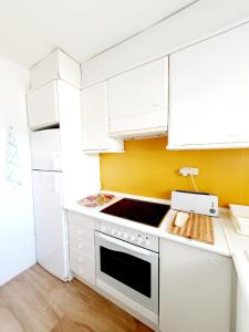 Kuchyňa alebo kuchynka v ubytovaní Apartamento estilo Mediterráneo. Segundo Montañar.