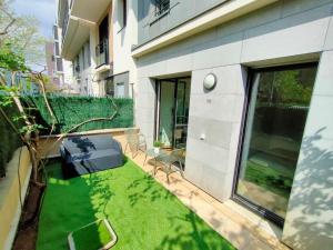 Fotografia z galérie ubytovania Cocon lumineux avec parking et sauna Paris direct v destinácii Asnières-sur-Seine