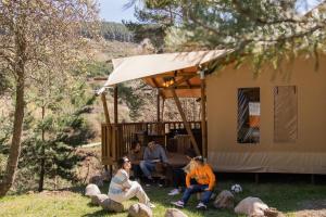 Fotografia z galérie ubytovania CAMPING RESORT LA TRAPERA v destinácii Pradoluengo