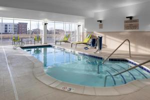 Swimming pool sa o malapit sa SpringHill Suites by Marriott Denver Tech Center