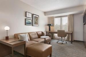 Posezení v ubytování Residence Inn by Marriott Buffalo Galleria Mall