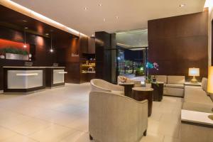 Area soggiorno di Courtyard by Marriott Panama Metromall