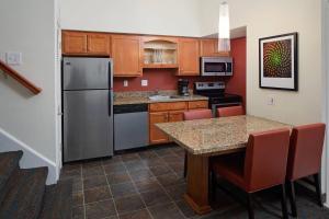 Kuchyň nebo kuchyňský kout v ubytování Residence Inn Binghamton