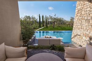 Bassein majutusasutuses W Costa Navarino või selle lähedal