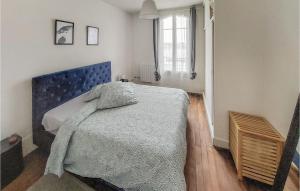 Ένα ή περισσότερα κρεβάτια σε δωμάτιο στο Amazing Apartment In Épinay-Sur-Seine