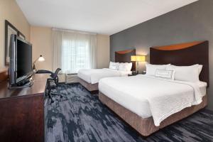 Katil atau katil-katil dalam bilik di Fairfield Inn & Suites by Marriott Toronto Mississauga +16 gambar