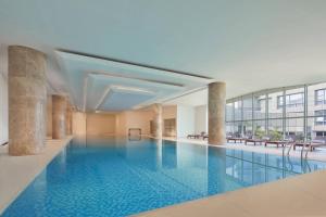 Bazén v ubytování Nanning Marriott Hotel nebo v jeho okolí
