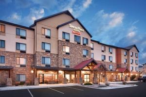 a rendering of the hampton inn suites durham at TownePlace by Marriott Suites Elko in Elko