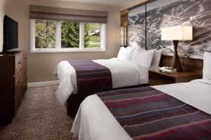 Postel nebo postele na pokoji v ubytování Marriott's StreamSide Birch at Vail + 20 fotografií