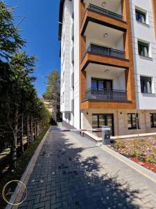 Το κτήριο όπου στεγάζεται  το διαμέρισμα