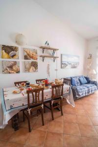 A seating area at Maiorca Sea-view Apartment