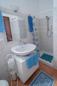 A bathroom at Maiorca Sea-view Apartment