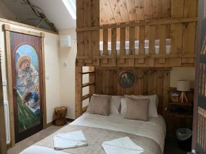 Explorers Retreat Matlock Bath客房内的一张或多张床位