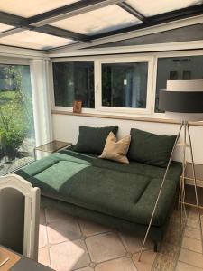 Posezení v ubytování Garden View Apartment