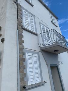 Magnifique maison avec vue mer hauteur de Bastia的阳台或露台