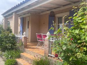 Vonkajšia záhrada v ubytovaní Confortable villa de vacances entre Nîmes, le Pont du Gard, Uzès, Arles, Avignon