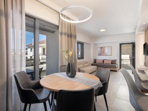 A seating area at Casa D'Irene Apts