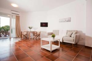 Zdjęcie z galerii obiektu Kallithea Blue Paradise #32 w mieście Kallithea