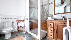 Koupelna v ubytování Logis Hôtel Restaurant Le Domaine de l'Eau Vive
