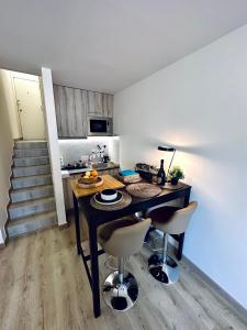 Kuchyňa alebo kuchynka v ubytovaní Lovely New Studio 77 + 10 fotografií