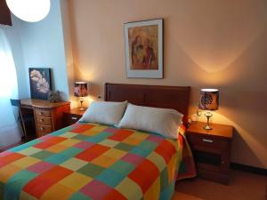 Легло или легла в стая в Corunna Piso acogedor 3 hab. amplias wifi