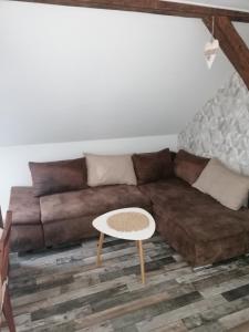 Χώρος καθιστικού στο Ferienwohnung IV Sarrebriese